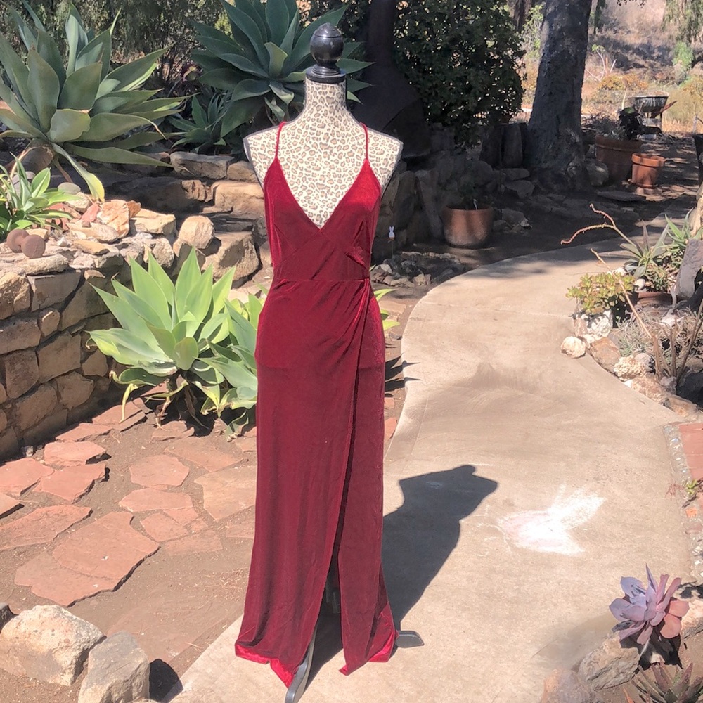 Angelique Velvet  Maxi evening dress: burgundy red